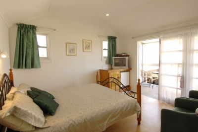 Vue De M Bed And Breakfast - Local Tourism 1