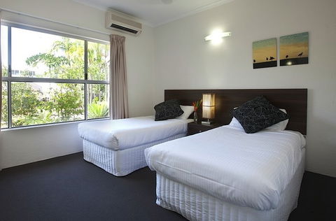 Rendezvous Reef Resort - Australia Shopping 1