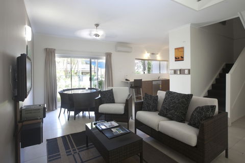 Rendezvous Reef Resort - Australia Shopping 4