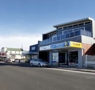 Penguin Waterfront Escape - Local Tourism
