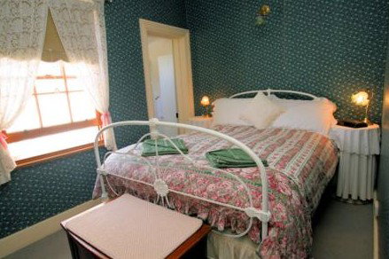 Wilmot Arms Inn - Bed n Breakfasts 2