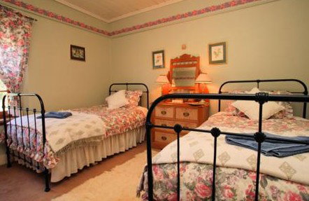 Wilmot Arms Inn - Bed n Breakfasts 5