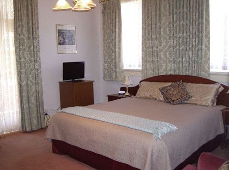 Glen Osborne House - Accommodation Australia 1