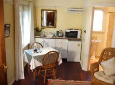 Elm Wood Classic Bed And Breakfast - Accommodation Australia 3
