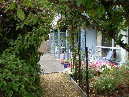 Rocking Horse Cottage - Local Tourism 5
