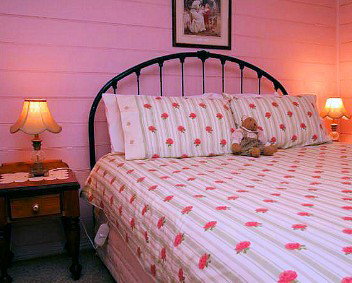 Hollyhock Cottage - Accommodation Australia 5