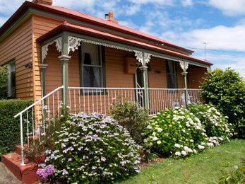 Kenya Cottage - Local Tourism 1