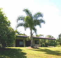 Daintree Mountain View Retreat and Vanilla Beans - Australia Shopping