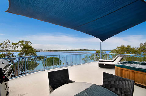 Reflections Holiday Apartments - Local Tourism 7