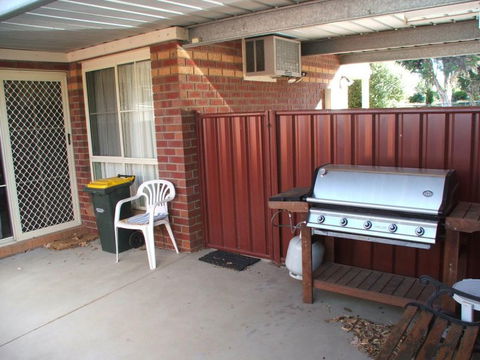 Bristol House Accommodation - Australia Shopping 5