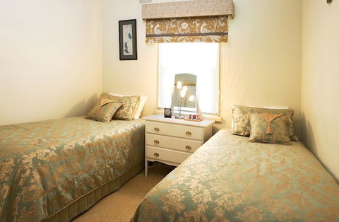 Peel Cottage - Ballarat Miners Cottages - Accommodation Australia 2