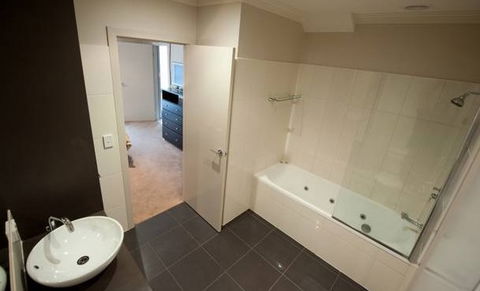 Executive Townhouse, Ballarat - Accommodation Australia 1