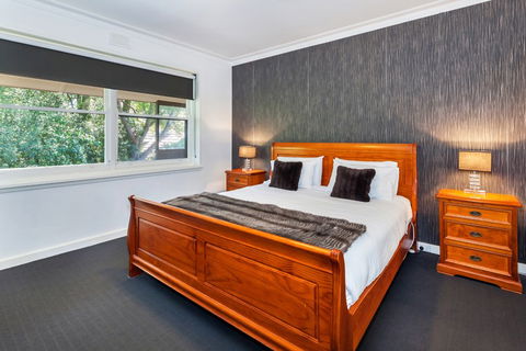 Lake Wendouree Luxury Apartments - Accommodation Australia 6