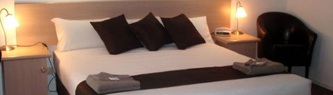 Bristol Hill Motor Inn & Peppas Licensed Restaurant - Australia Shopping 0