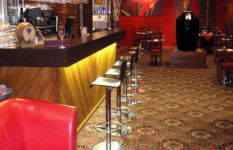 Bristol Hill Motor Inn & Peppas Licensed Restaurant - Australia Shopping 3