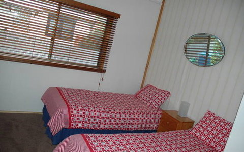 A Lake House At Burrill Lake - Accommodation Australia 2