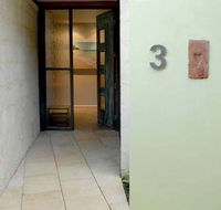 By the Beach B and B Holiday Apartments - Accommodation Australia