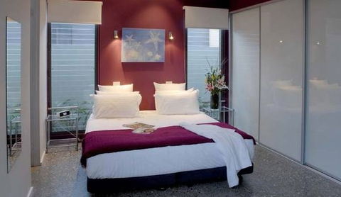 By The Beach B And B Holiday Apartments - Accommodation Australia 2