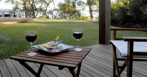 By The Beach B And B Holiday Apartments - Accommodation Australia 3