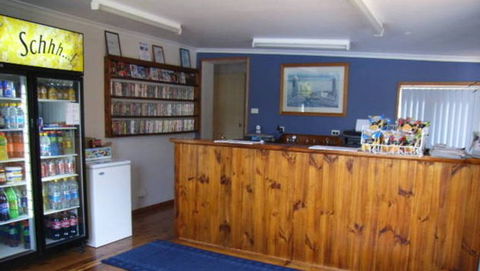Alonga Cottages - Bed n Breakfasts 1