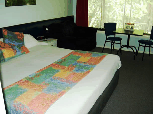 Poinciana Motel - Local Tourism
