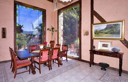 Castle On The Hill Bed And Breakfast - Local Tourism 0