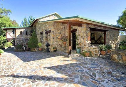 Castle On The Hill Bed And Breakfast - Local Tourism 3