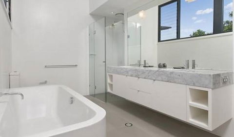 Aamber Beach House At Kiah - Australia Shopping 1