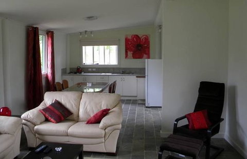 Calurla Chalets And Cottages - Australia Shopping 4