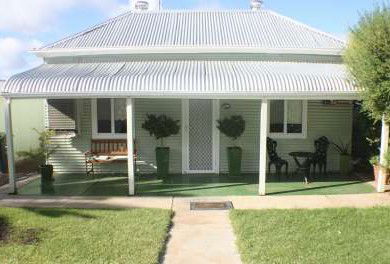 Unique Outback Cottages - Hebbard Cottage - Local Tourism 0