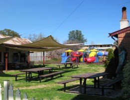 The Royal Hotel Adelong - Bed n Breakfasts 1