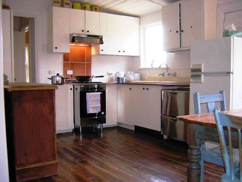 Cooma Cottage - Accommodation - Local Tourism 2