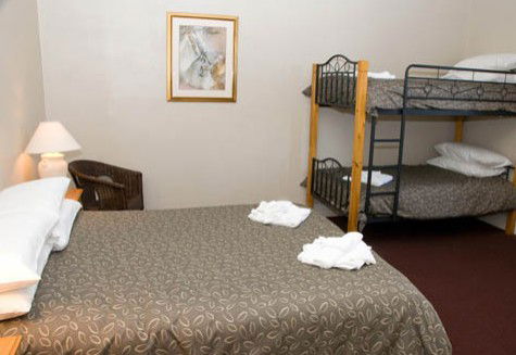 Alpine Hotel - Bed n Breakfasts 2