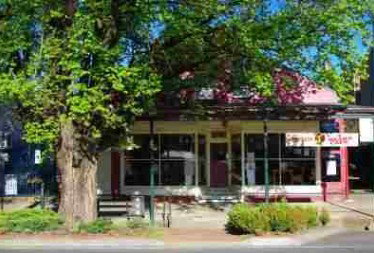 4 Bears Cafe - Local Tourism 0