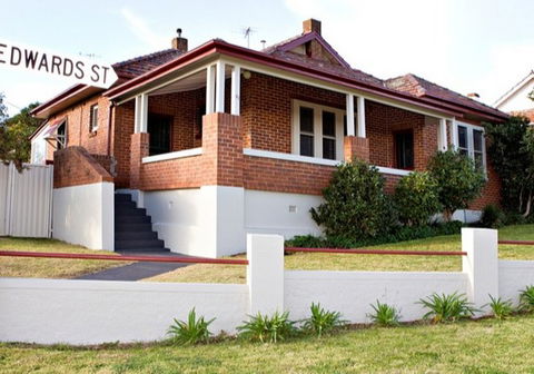 61 Edwards Street - Accommodation Australia 4