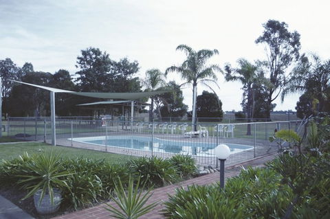Aaroona Holiday Resort - Local Tourism 0
