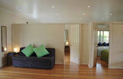 Carrs Hunter Valley Macadamia Farm Guest House - Accommodation Australia 4