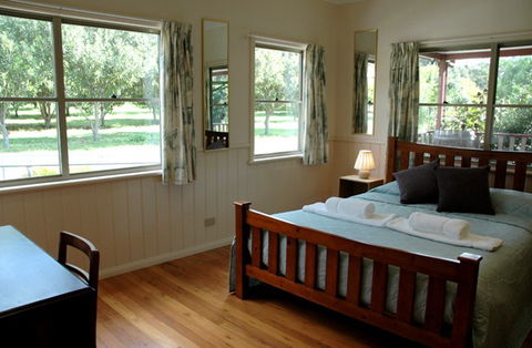 Carrs Hunter Valley Macadamia Farm Guest House - Accommodation Australia 5