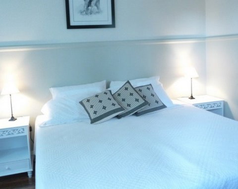 A Room With A View- Gloucester - Australia Shopping 1