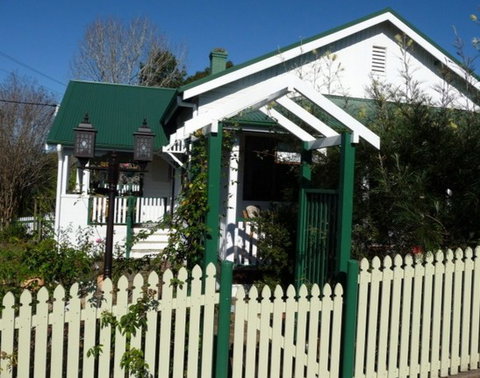 A Room With A View- Gloucester - Australia Shopping 4