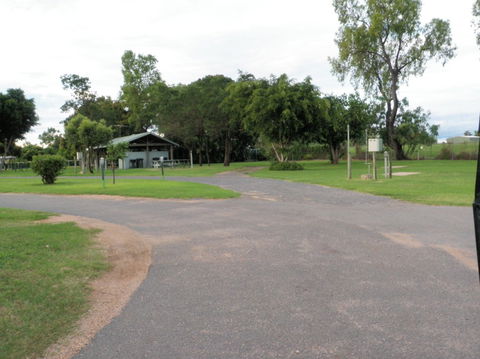 Emerald Cabin And Caravan Village - Accommodation Australia 5