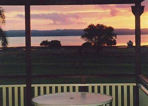 Waterfront Oasis - Accommodation Australia 3