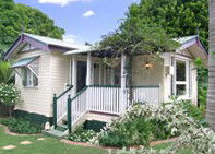Flora Alba Cottage And Jacaranda On Pallas - Australia Shopping 4