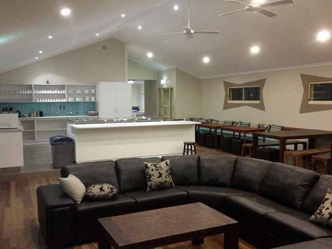 Flashpackers Hervey Bay - Local Tourism 5