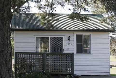 Kahlers Oasis Caravan Park - Local Tourism 0