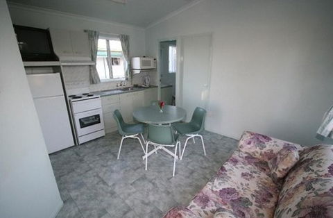 Kahlers Oasis Caravan Park - Local Tourism 5