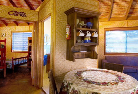 Straddie Bungalows - Local Tourism 2