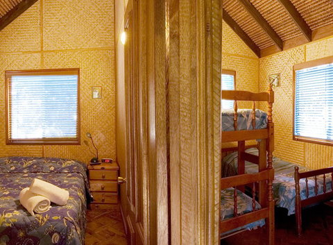 Straddie Bungalows - Local Tourism 4