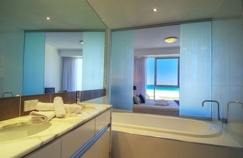 Reflection Tower Two - Accommodation Australia 1
