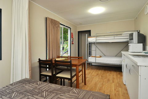 Nobby Beach Holiday Village - Accommodation Australia 2